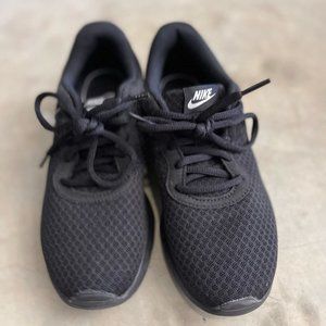 Nike cloud foam sneakers HWA 1Y3001 men’s size 6